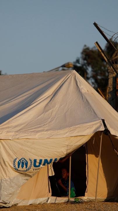 Provisorisches Zeltlager nach Brand in Moria