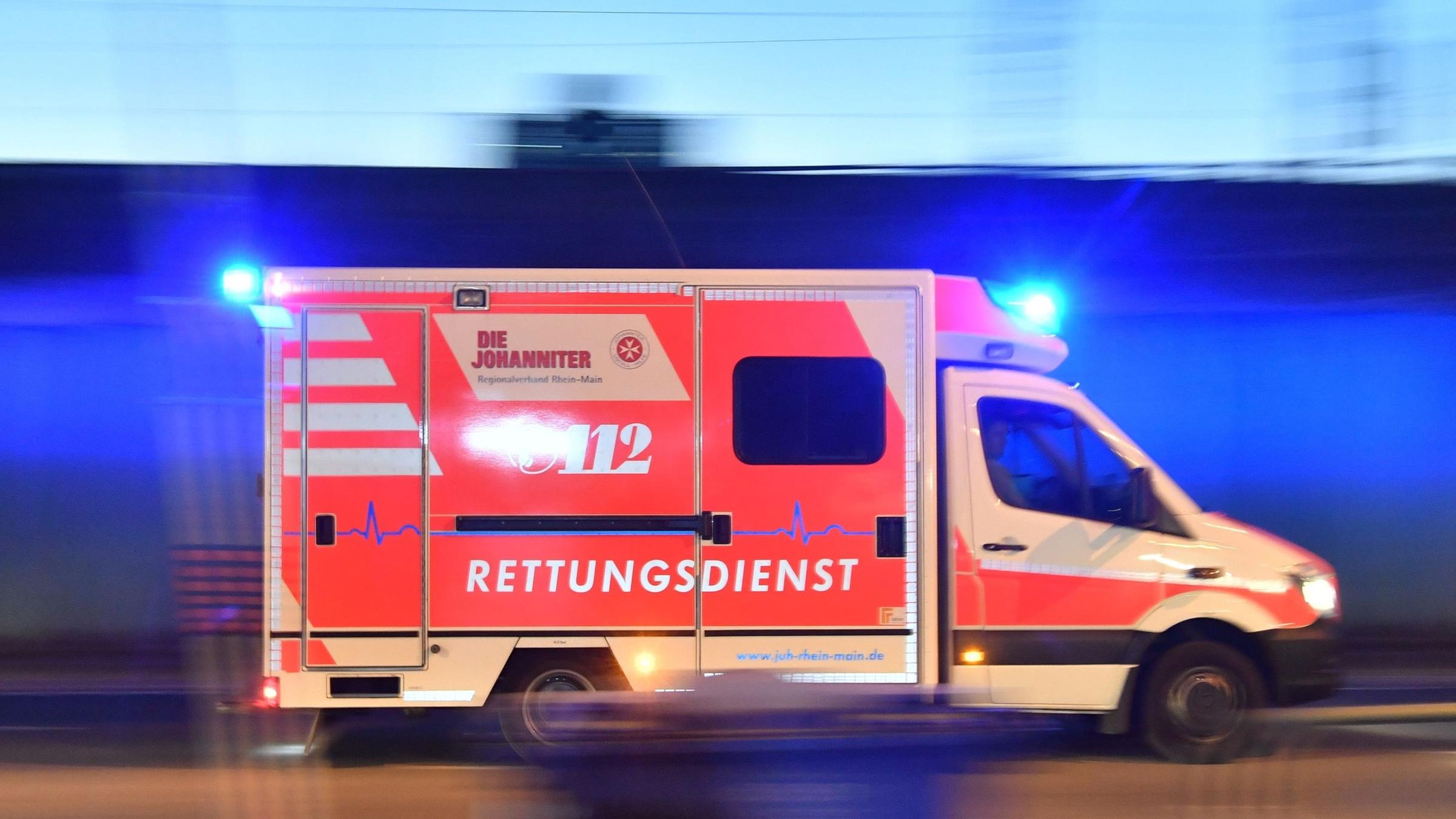 Rettungswagen im Einsatz. Symbolbild