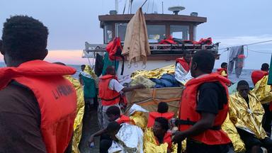 Rund 100 Migranten auf dem deutschen Rettungsschiff «Eleonore».