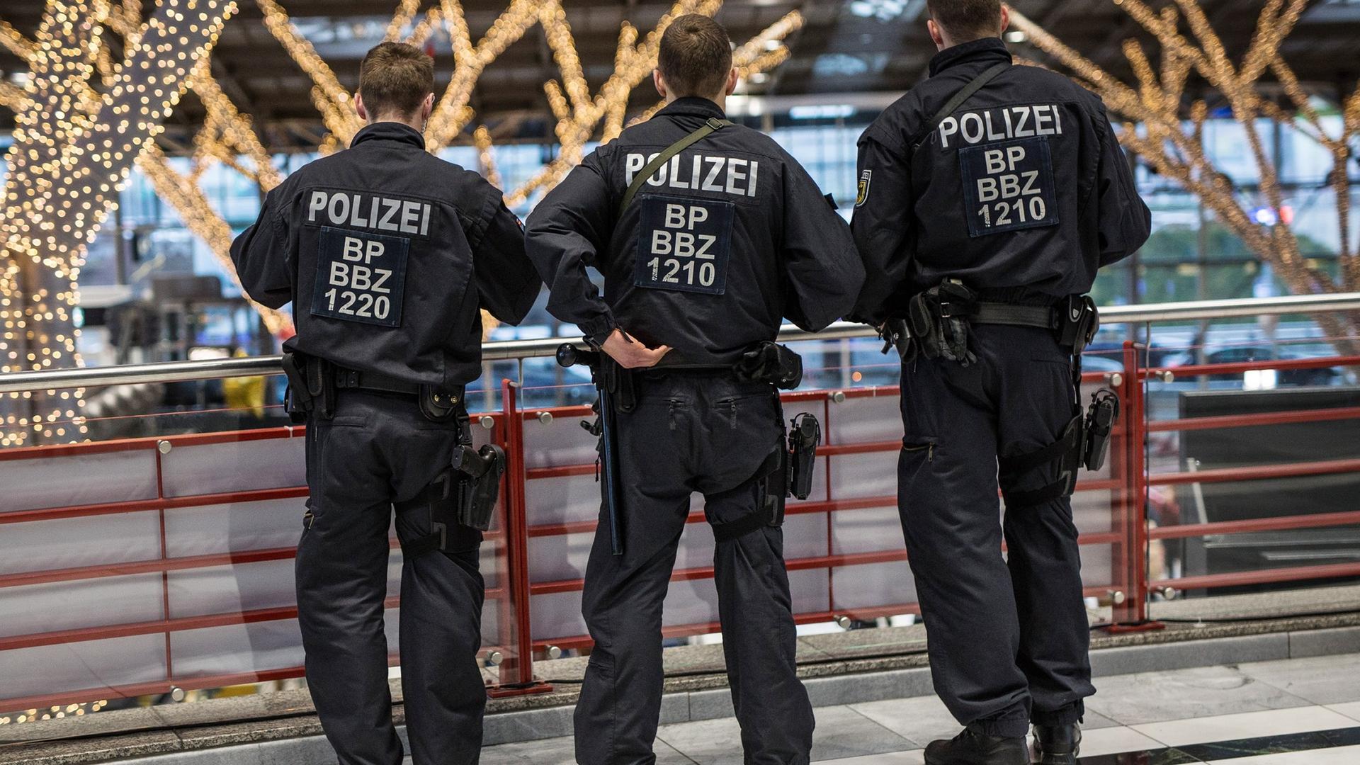 Sicherheitsvorkehrungen am Flughafen Stuttgart.
