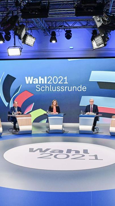 Spitzenkandidaten und -kanditatinnen in der "Schlussrunde".