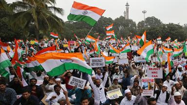 Tausende Inder protestieren gegen das neue Gesetz.