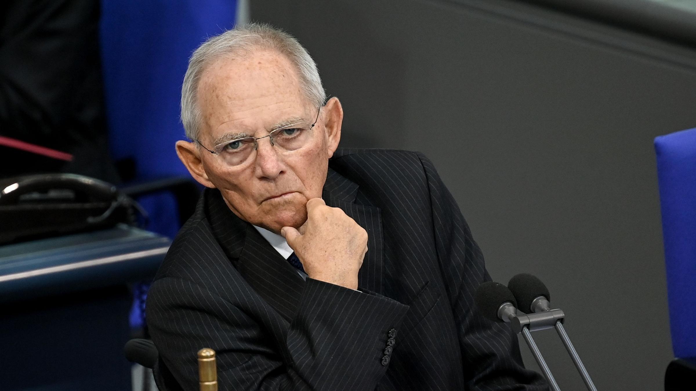 Schauble Erwagt Rechtliche Folgen Fur Bundestag Storer Zdfheute