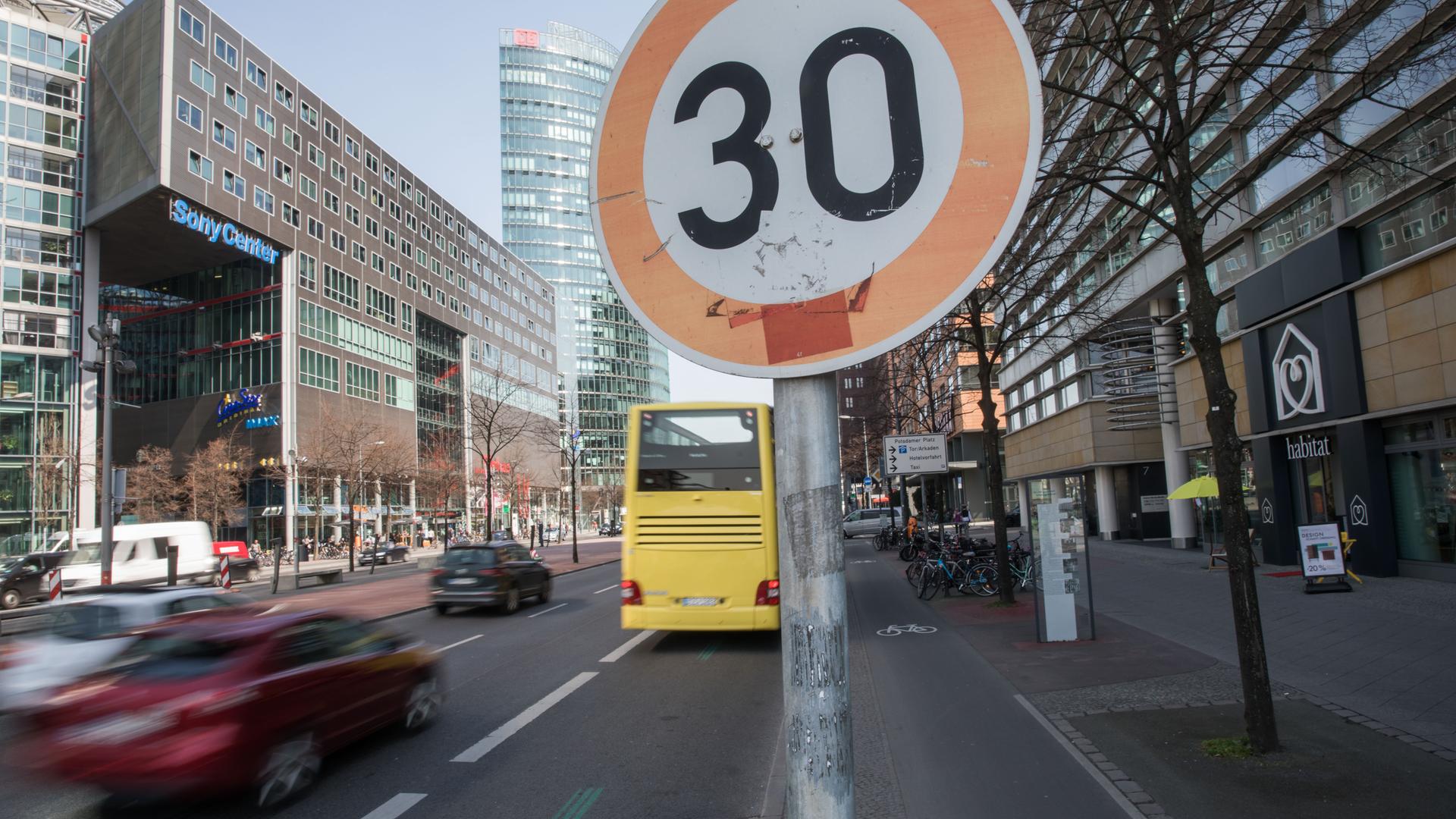 tempo-30 schild in berlin