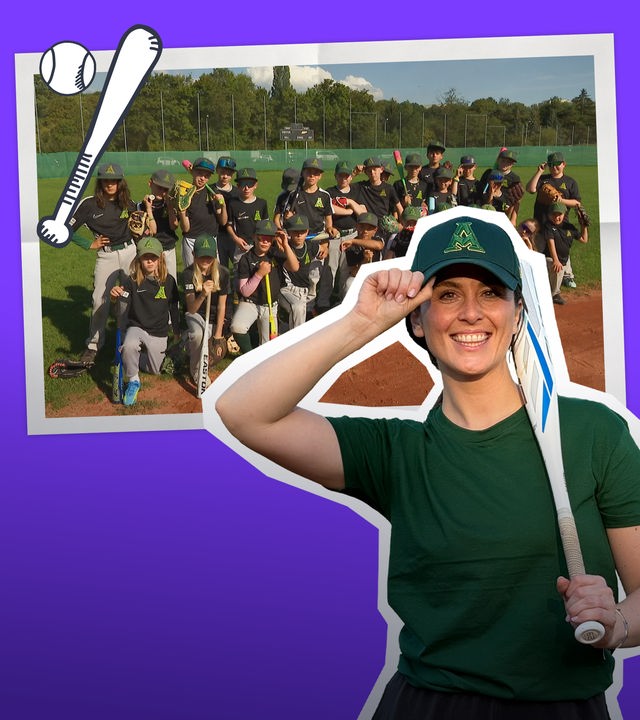 Grafik: Cutout Reporterin Teresa in Baseball-Outfit und daneben Foto Baseballmannschaft