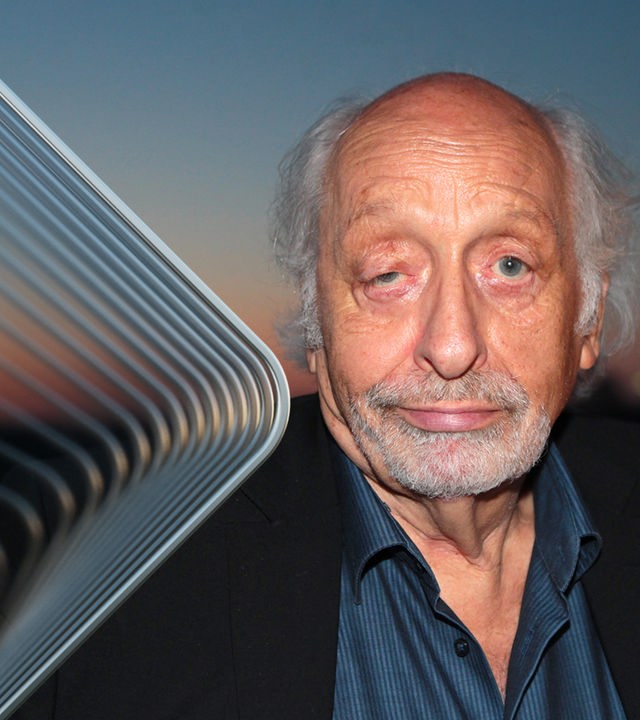 Karl Dall im Portrait, im Hintergrund Abendrot am Horizont