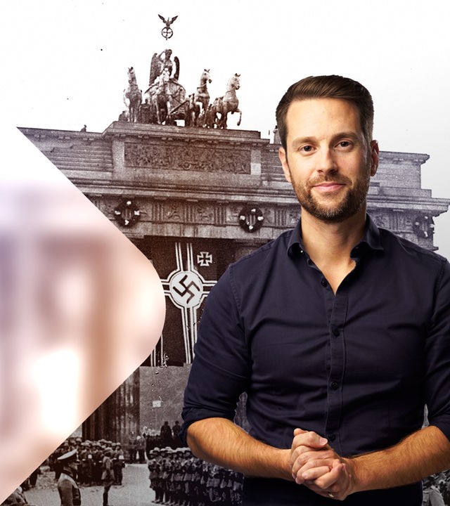 Eine Collage mit Mirko Drotschmann vor dem Brandenburger Tor zur Zeit des Nationalsozialismus 