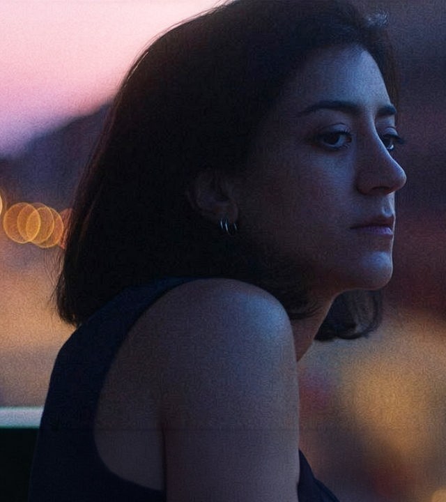 "Thin Blue Line - Hoffnung": Leah (Gizem Erdogan) schaut in die Ferne.