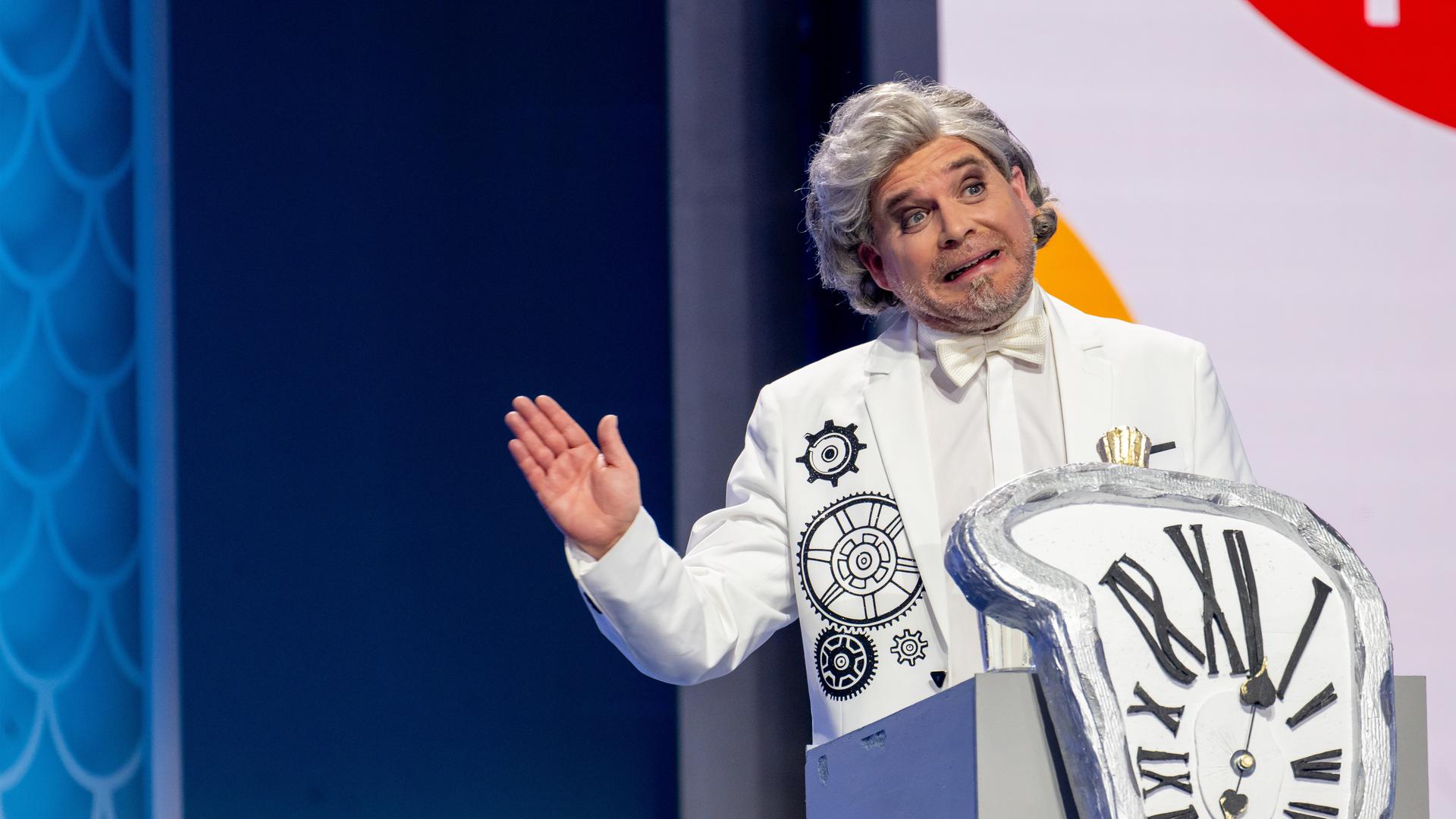 Thomas Becker als "Zeitgeist" bei "Mainz bleibt Mainz, wie es singt und lacht"