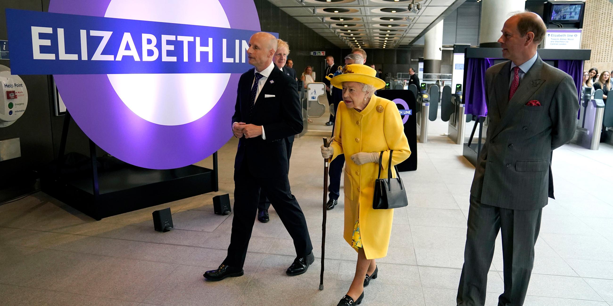 Queen Elizabeth II eröffnet ersten Abschnitt der neuen Londoner U-Bahn "Elizabeth Line"