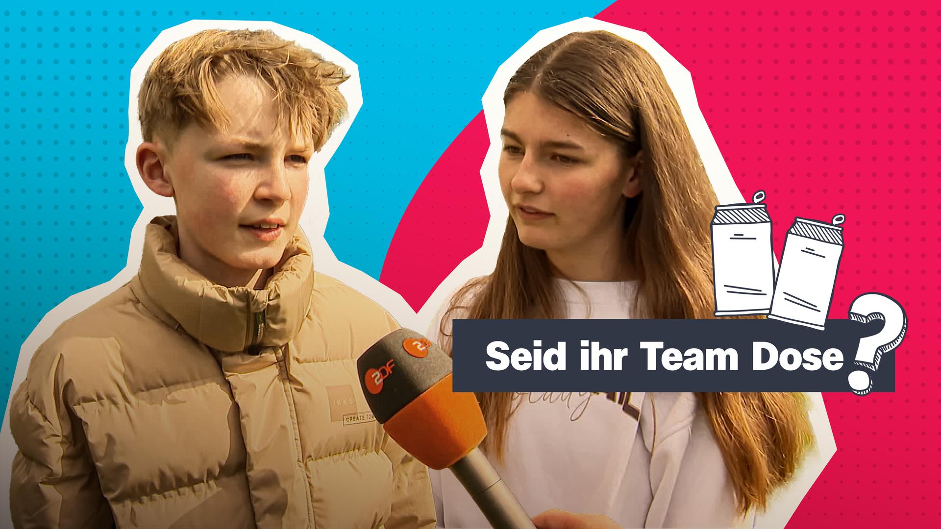 Ein Junge und ein Mädchen mit einem ZDF-Mikrofon.