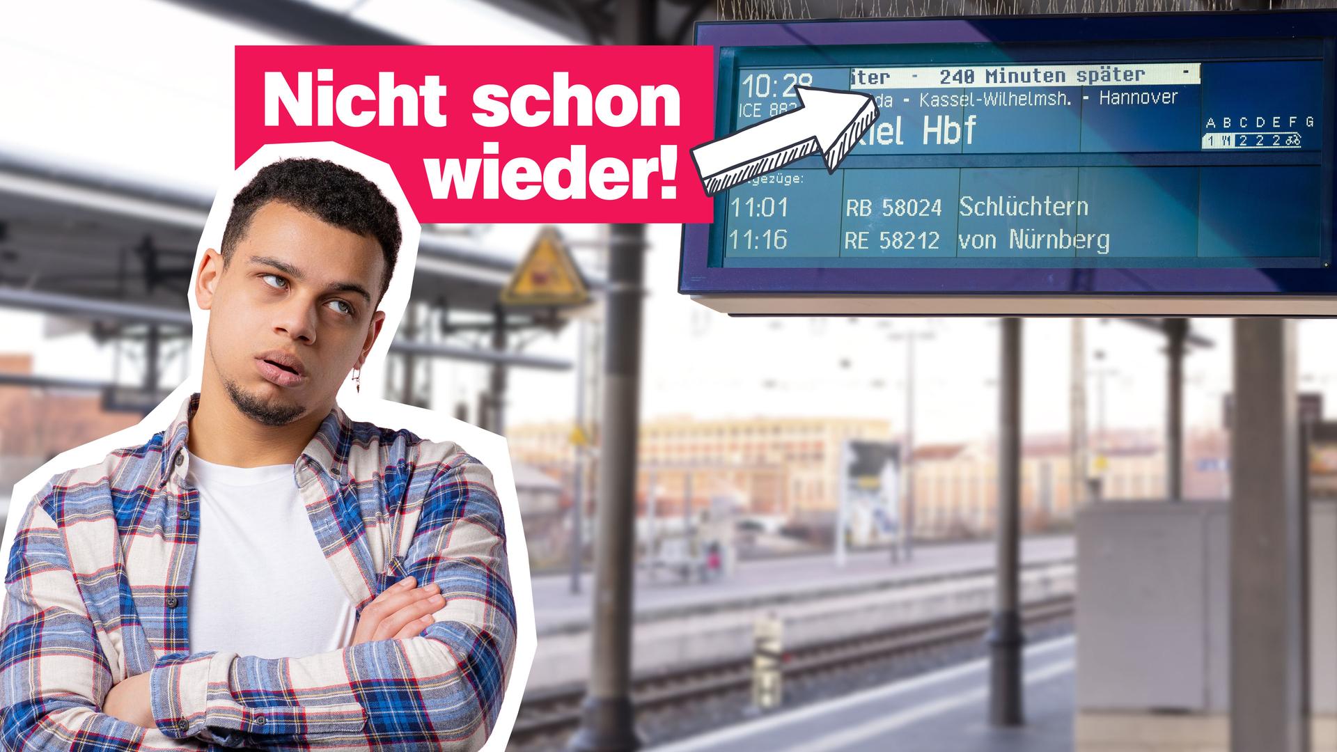 Ein junger Mann schaut genervt und die Arme verschränkend auf eine digitale Anzeige. Sie zeigt an, dass der nächste Zug 240 Minuten Verspätung hat.