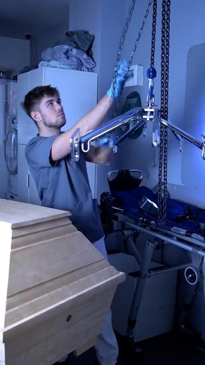  Bestatter Luis Bauer