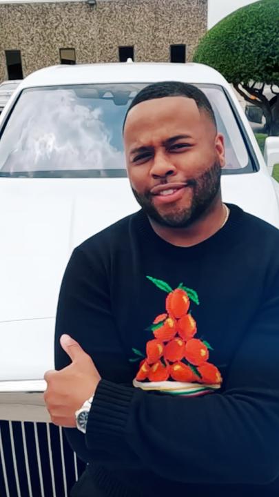 Duke Moore, ist mit TikTok reich geworden.