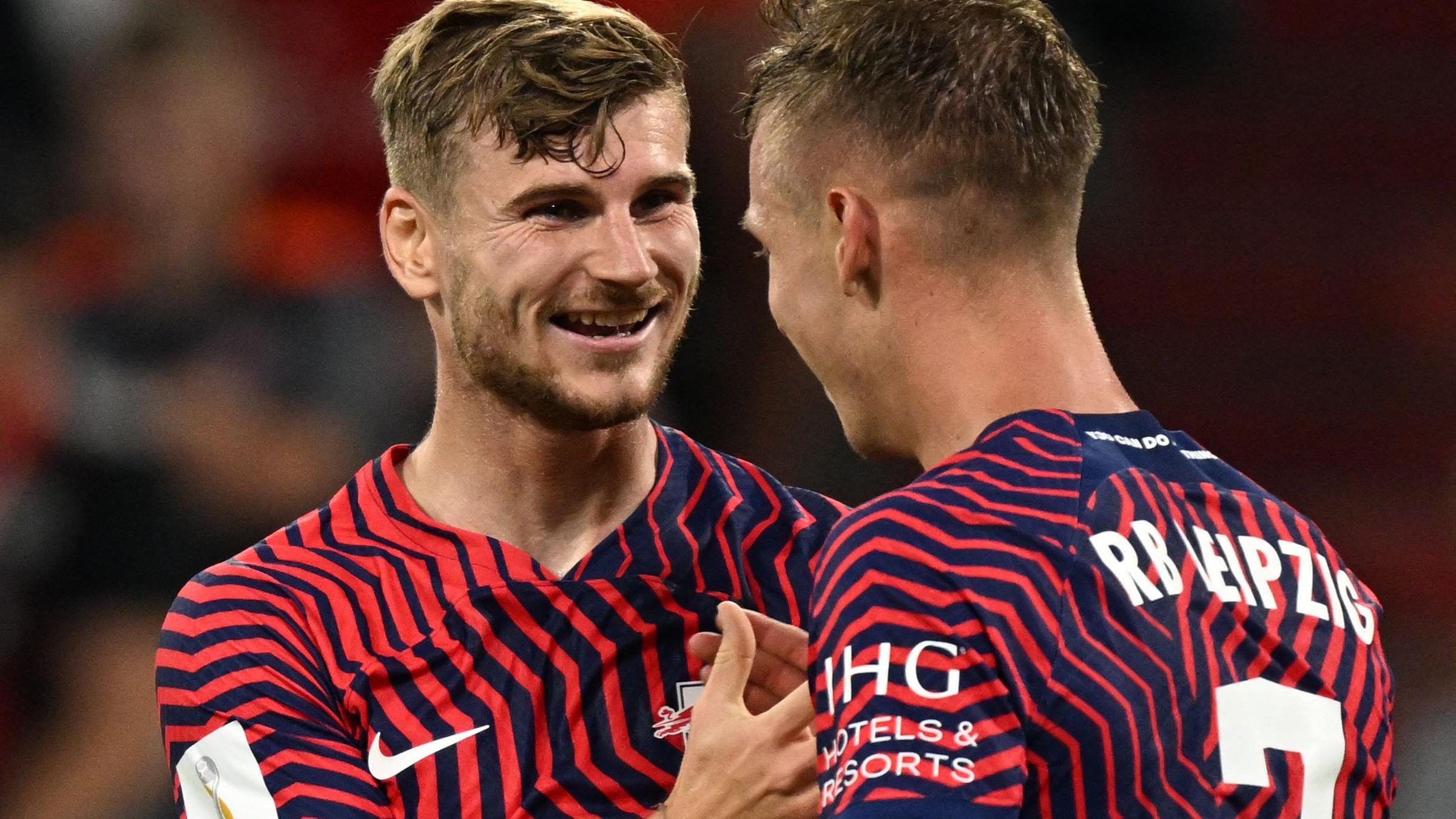 Timo Werner und Dani Olmo beim Torjubel