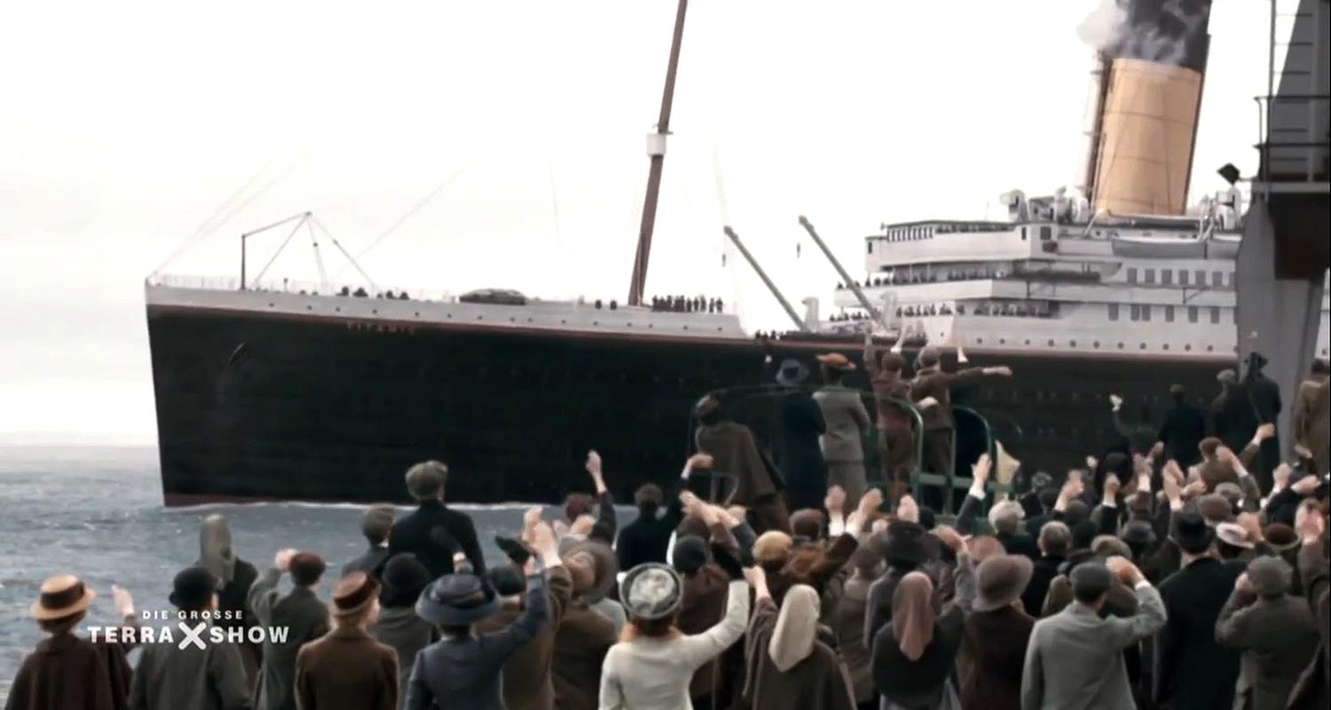 Die Titanic beim Auslaufen aus dem Hafen von Southampton