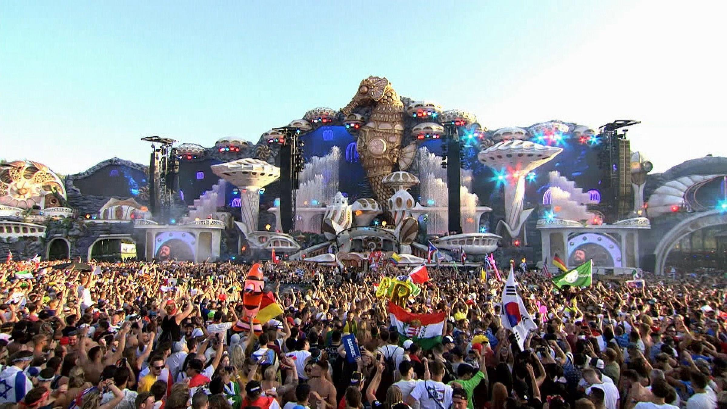tomorrowland-festival-techno-kult-und-kommerz-104~2400x1350