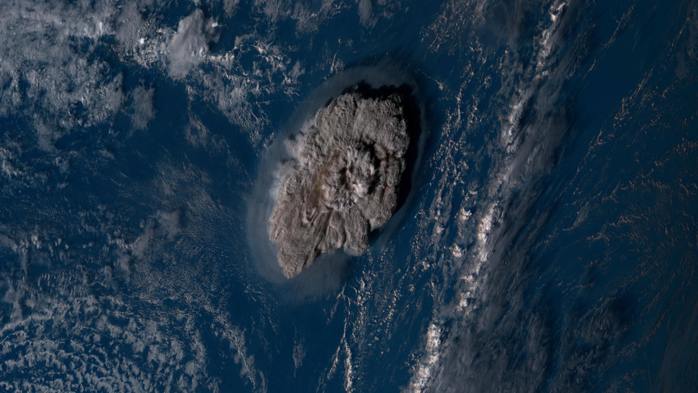 Satellitenbild vom Ausbruch des Untersee-Vulkans in der Nähe des Inselreichs Tonga 