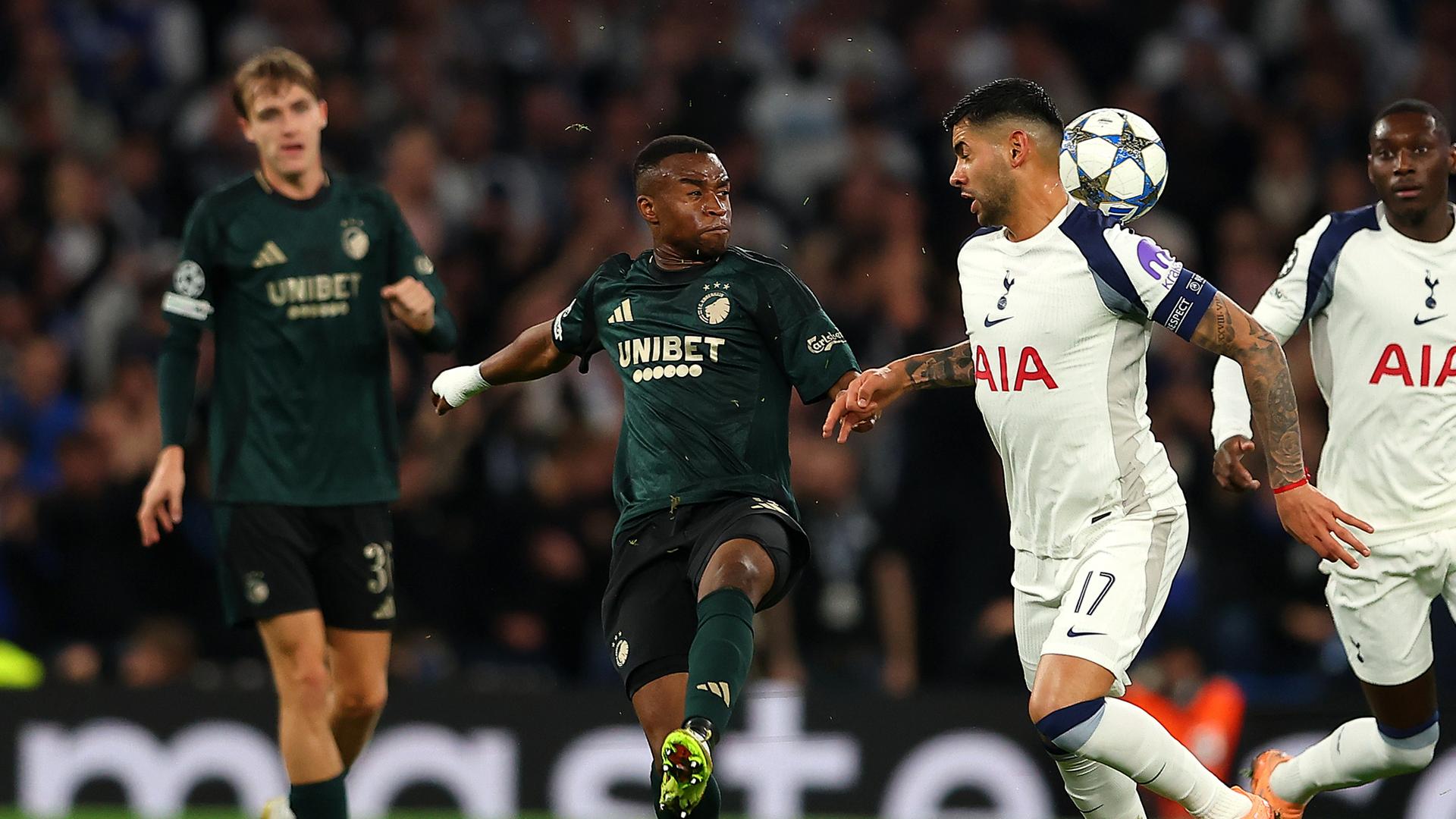 Youssoufa Moukoko und Cristian Romero