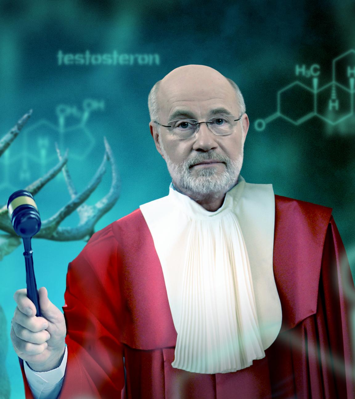 Harald Lesch in Richterrobe vor Hirsch und chemischen Zeichen