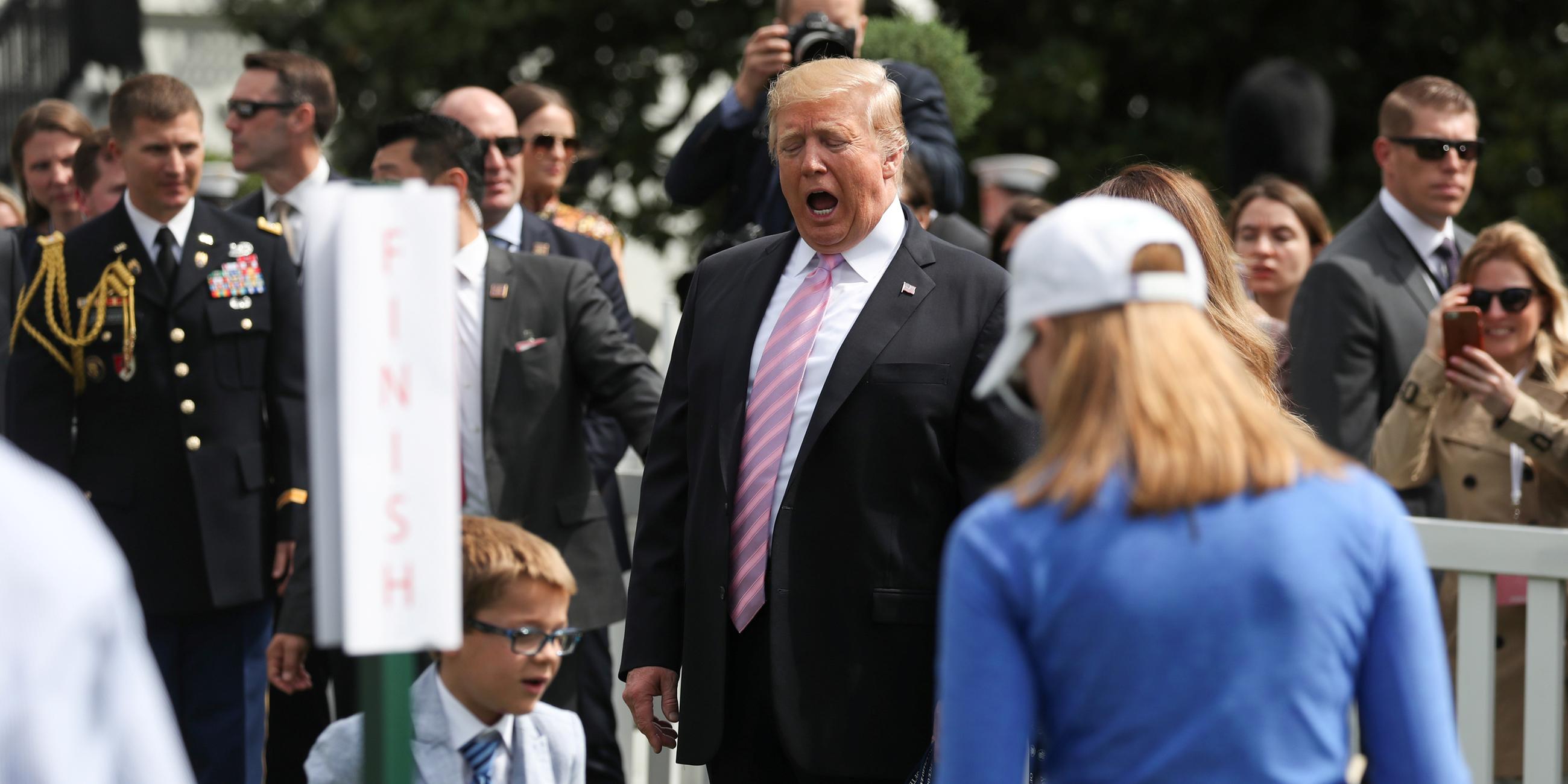 Trump gähnt während des Ostereierrollens in Washington am 22.04.2019
