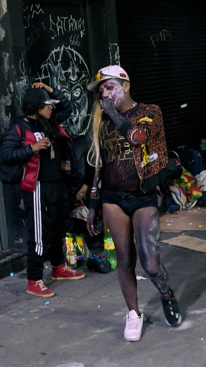 Eine Transfrau in den Straßen von Mexico City. 