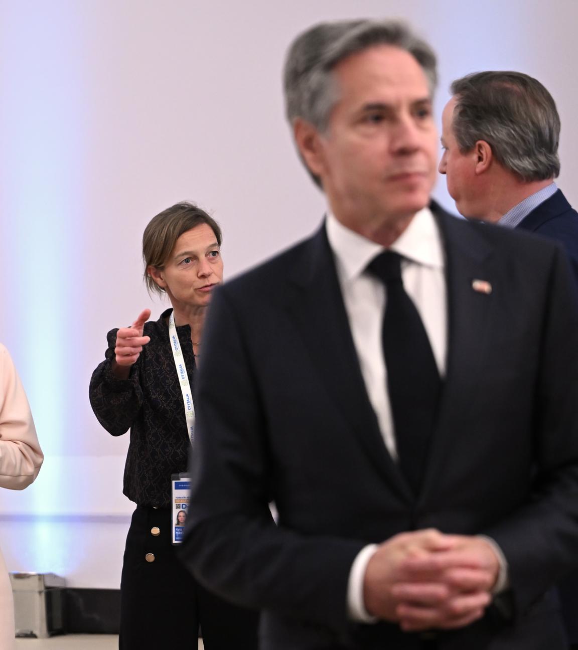 Annalena Baerbock (Bündnis 90/Die Grünen), Bundesministerin des Auswärtigen, der britische Außenminister David Cameron und der US-amerikanische Außenminister Antony Blinken (vorne) beim Treffen der G7-Außenminister.