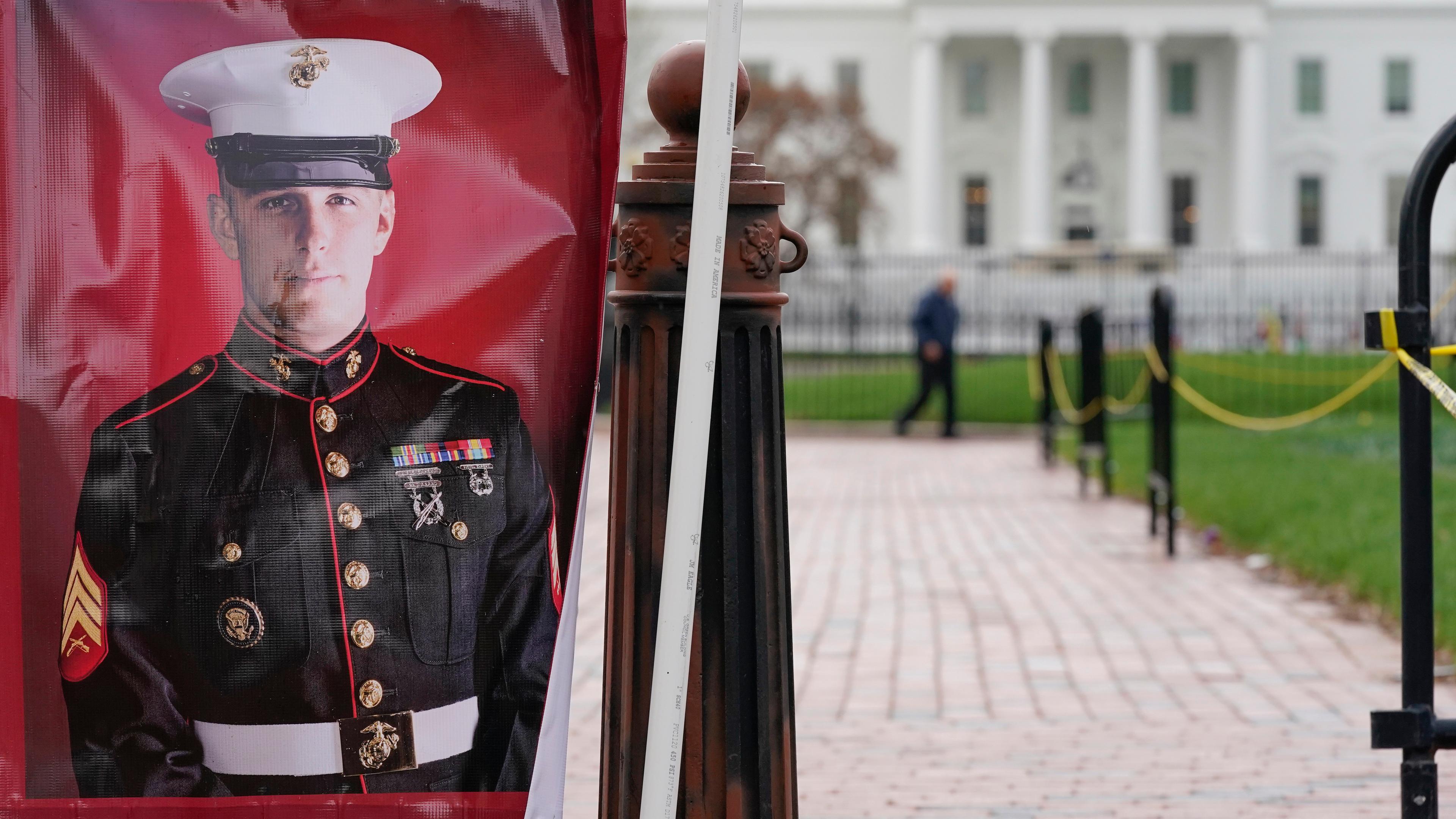 Bild des früheren US-Marineinfanterist Trevor Reed im Lafayette Park in Washington DC