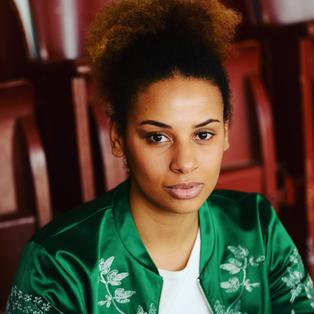 #trending-Reporterin Koku Musebeni im Portrait