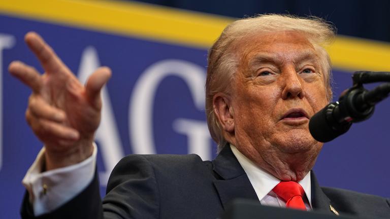 US-Präsident Donald Trump spricht in einer Charter School. 
