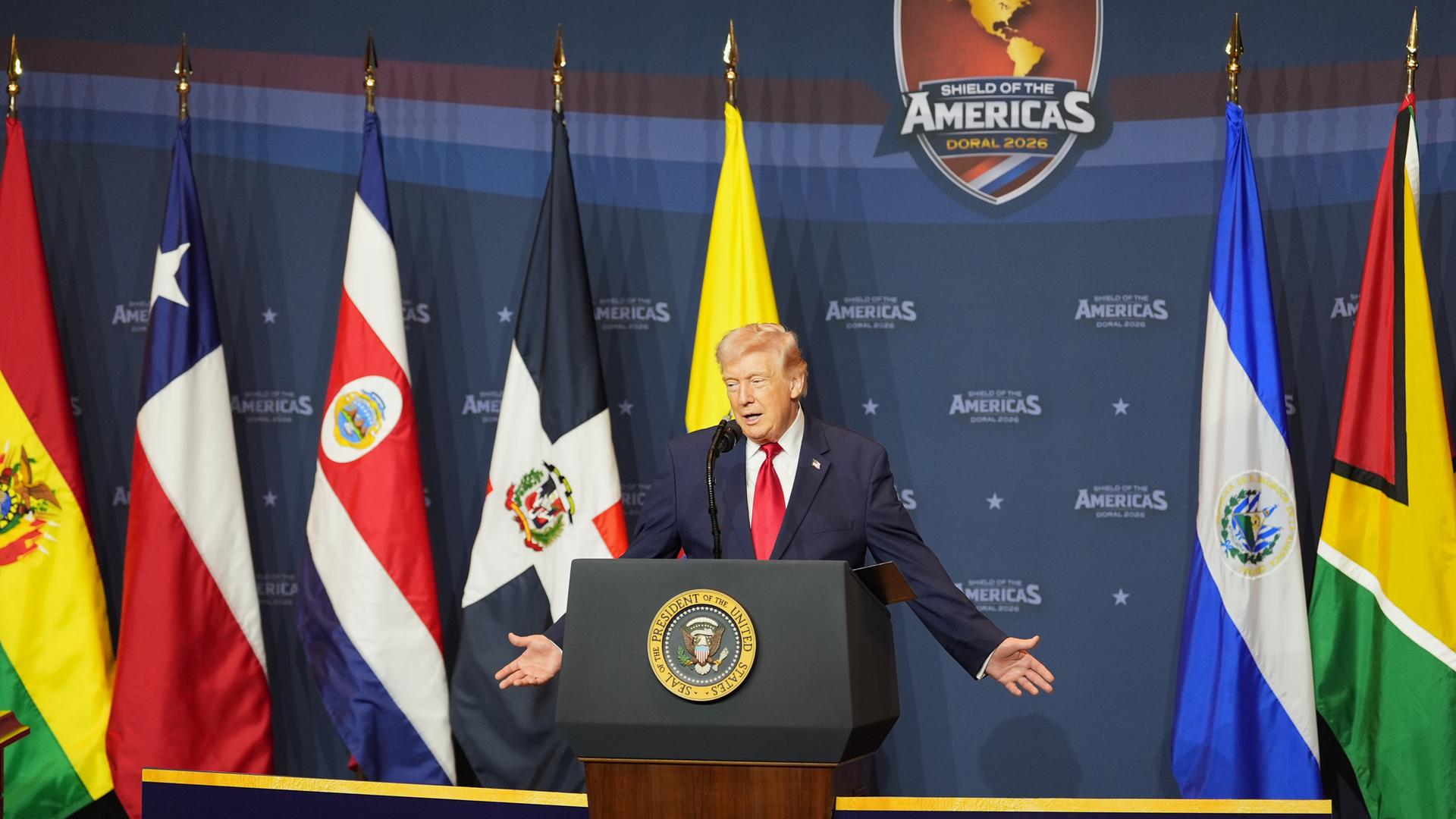 US-Präsident Donald Trump spricht am Samstag, den 7. März 2026, auf dem Gipfeltreffen "Shield of the Americas" im Trump National Doral Miami in Doral, Florida. 