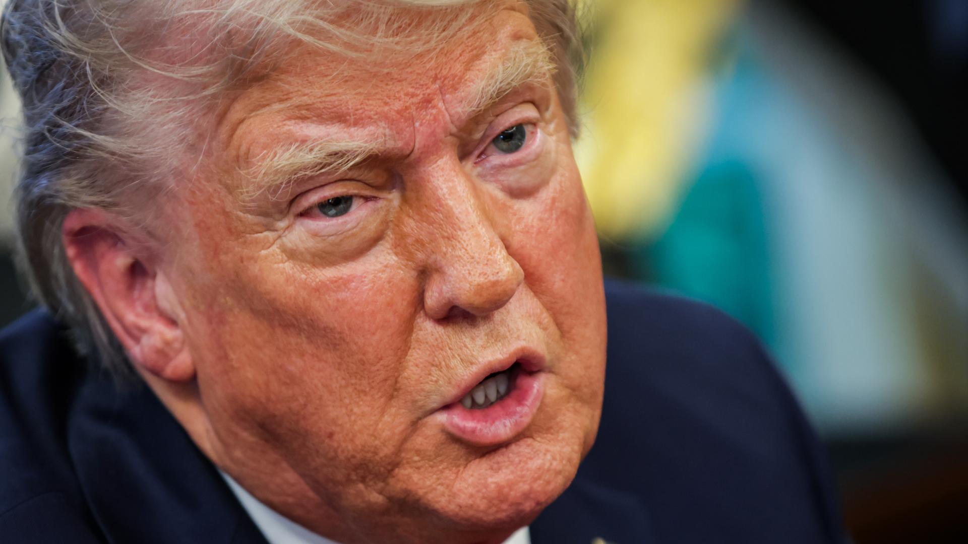 Donald Trump ernstes Gesicht 