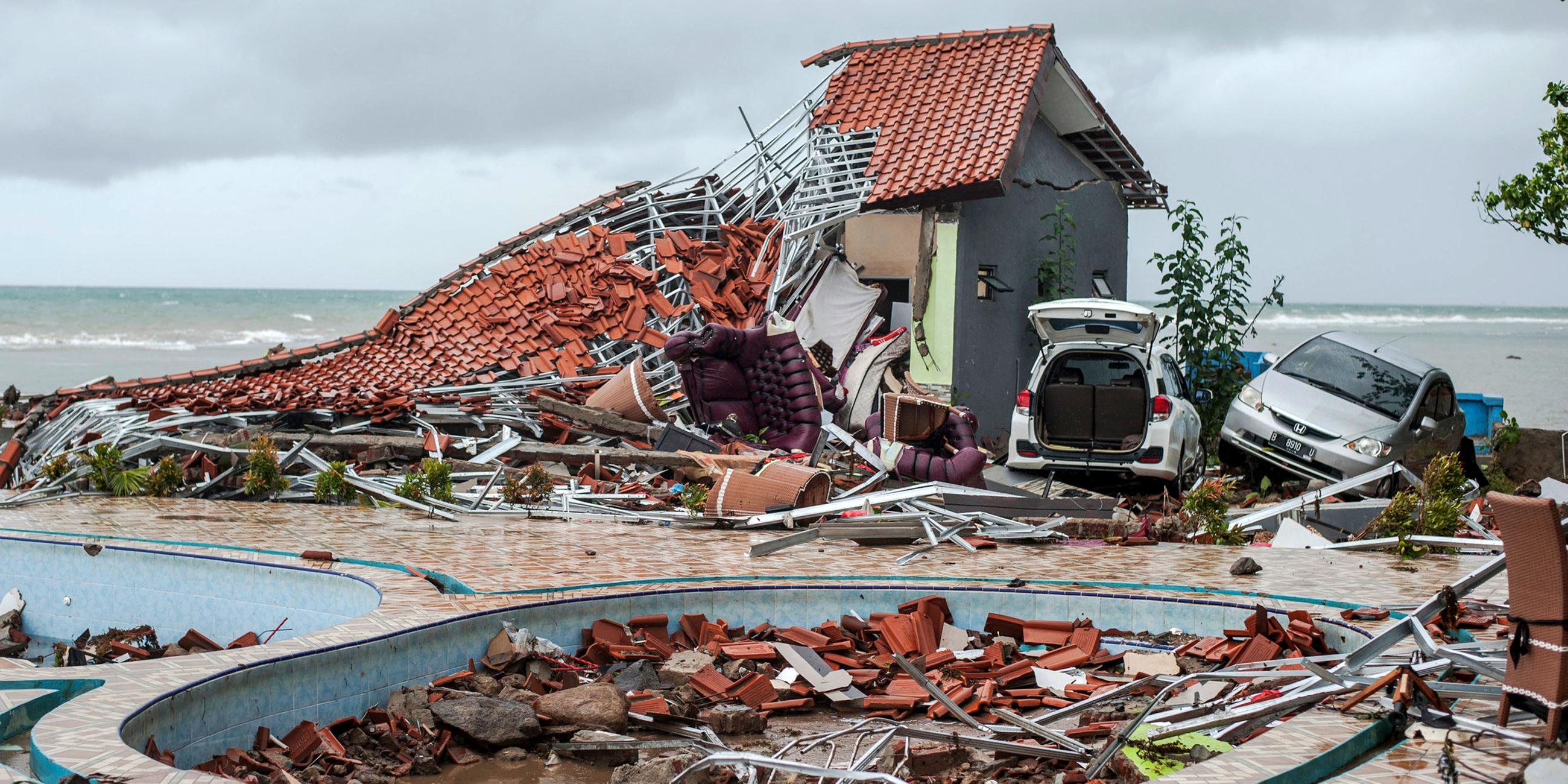 Einein zerstörtes Haus in Carita (Indonesien), aufgenommen am 23.12.2018