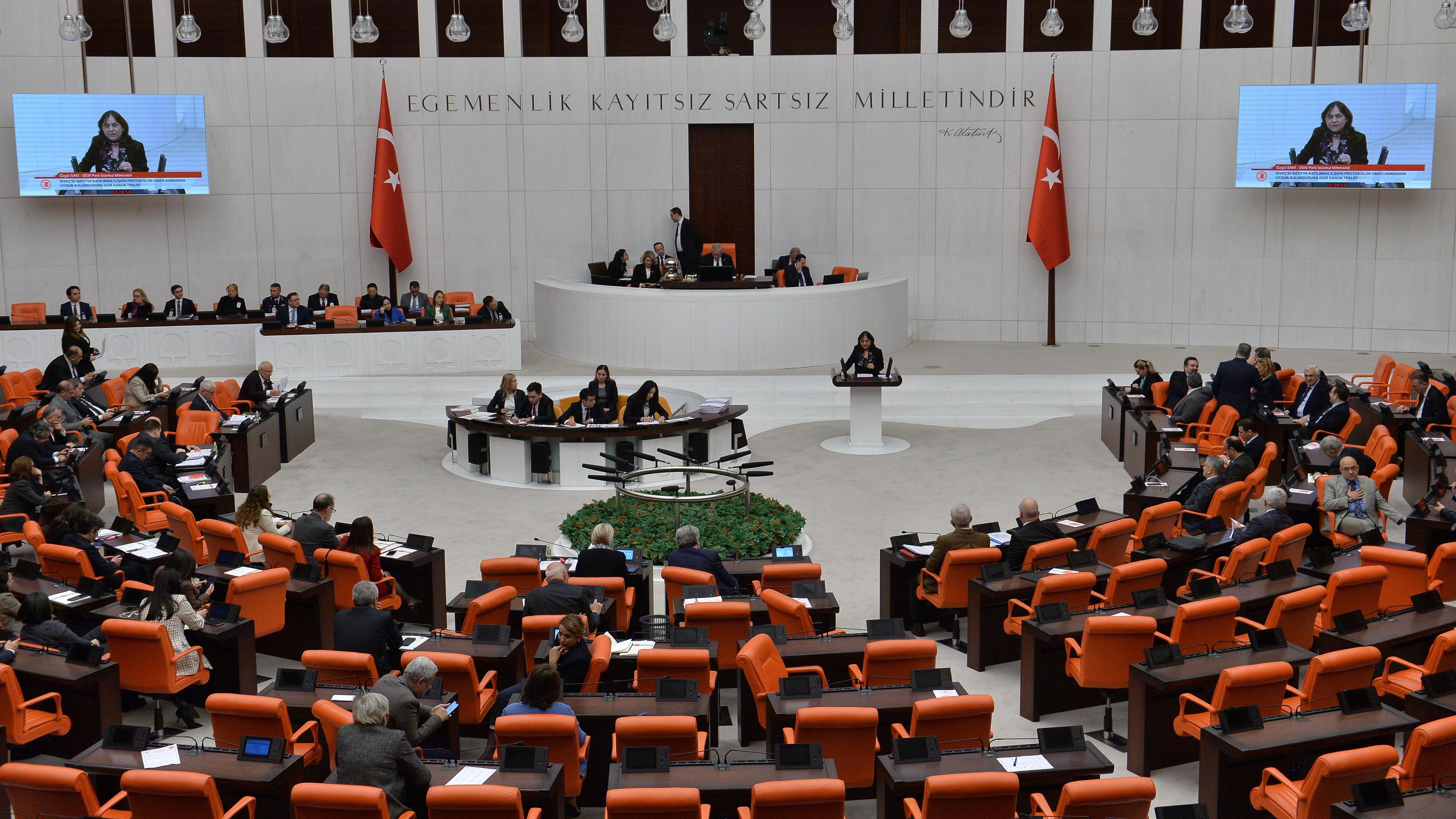 Das türkische Parlament stimmt für einen Beitritt Schwedens in die Nato.