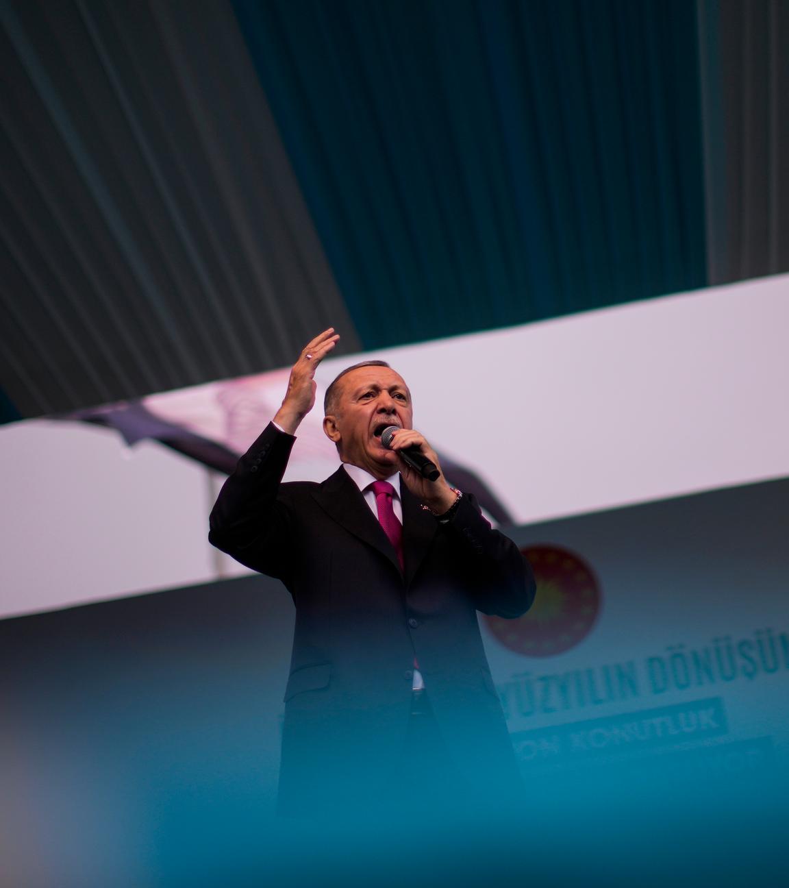 Der türkische Präsident Erdogan hält eine Rede während einer Wahlkampfveranstaltung in Istanbul.