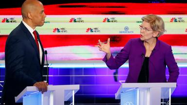 Die demokratische Präsidentschaftskandidatin Elizabeth Warren gestikuliert während der ersten TV-Dabatte der US-Demokraten, aufgenommen am 26.06.2019 in Miami, Florida, USA