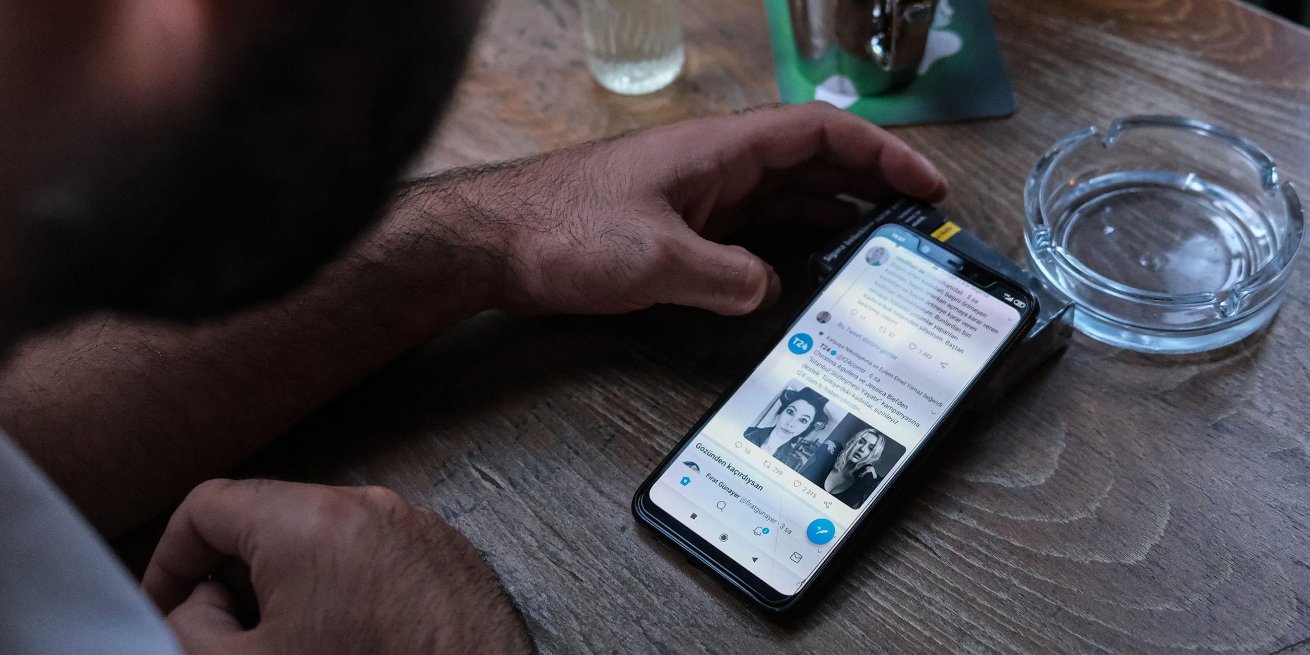 Studie Deutsche fürchten Desinformation ZDFheute