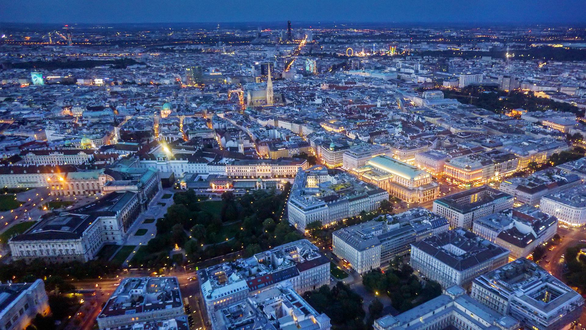 Umkreisung des 1. Bezirks in der Dämmerung