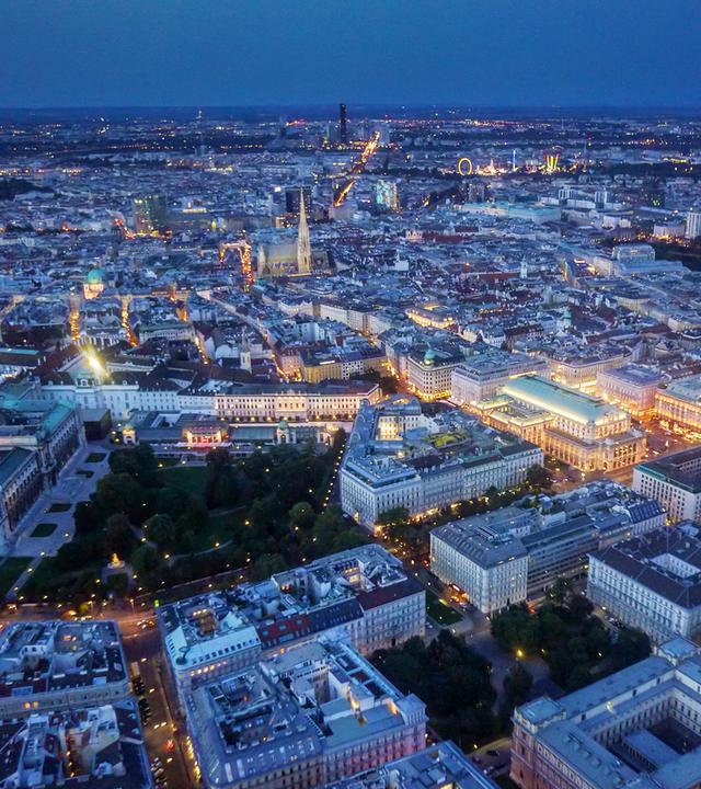 Umkreisung des 1. Bezirks in der Dämmerung