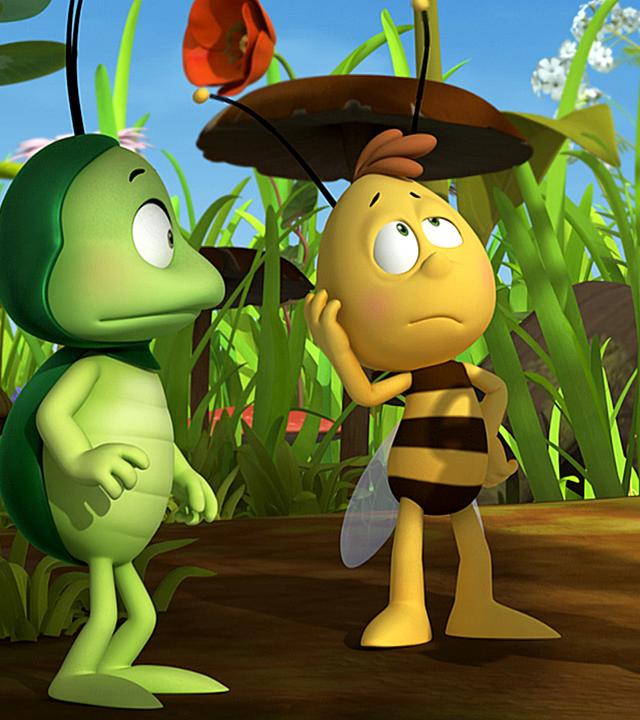 Ben und Puck stehen neben Willi, der kräftig am Überlegen ist.