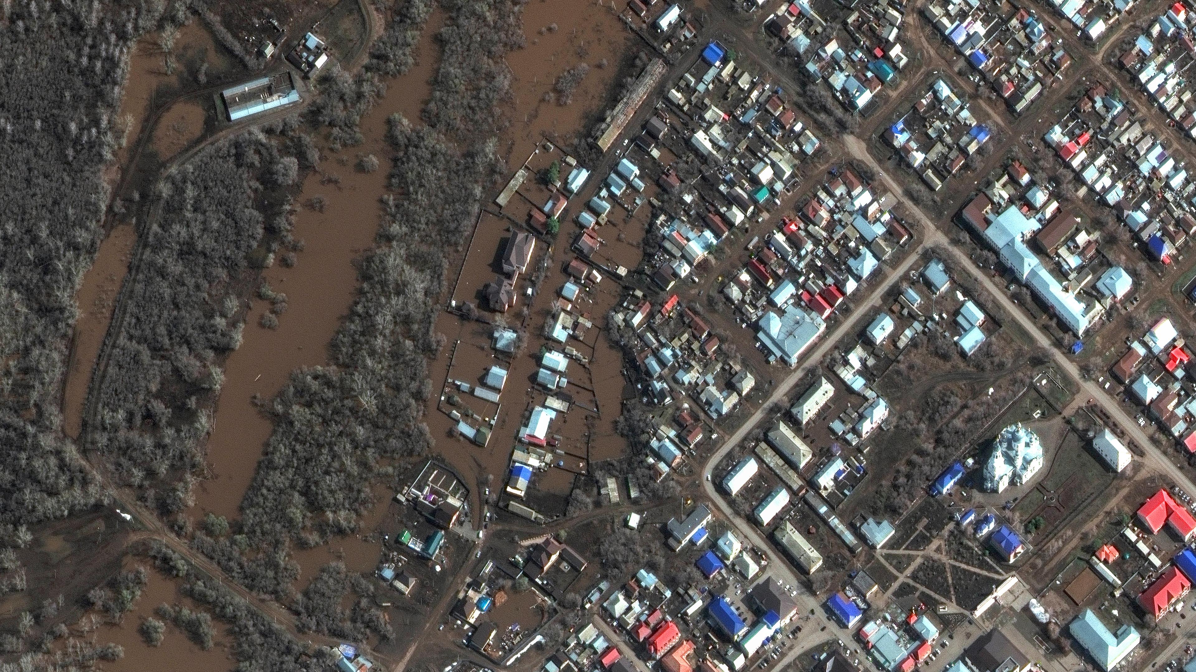 Überflutete Gebiete in Sorochinsk, Russland