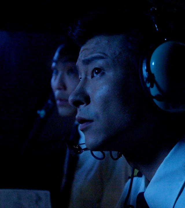 "UFOs Declassified - Die Geheimakten: Verfolgungsjagd am Himmel": Nachgestellte Szene: Piloten im Cockpit.