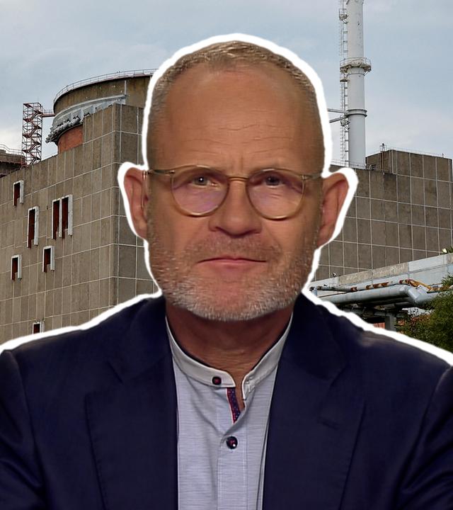 Atom-Experte Sebastian Stransky; im Hintergrund ist das Atomkraftwerk Saporischschja zu sehen.