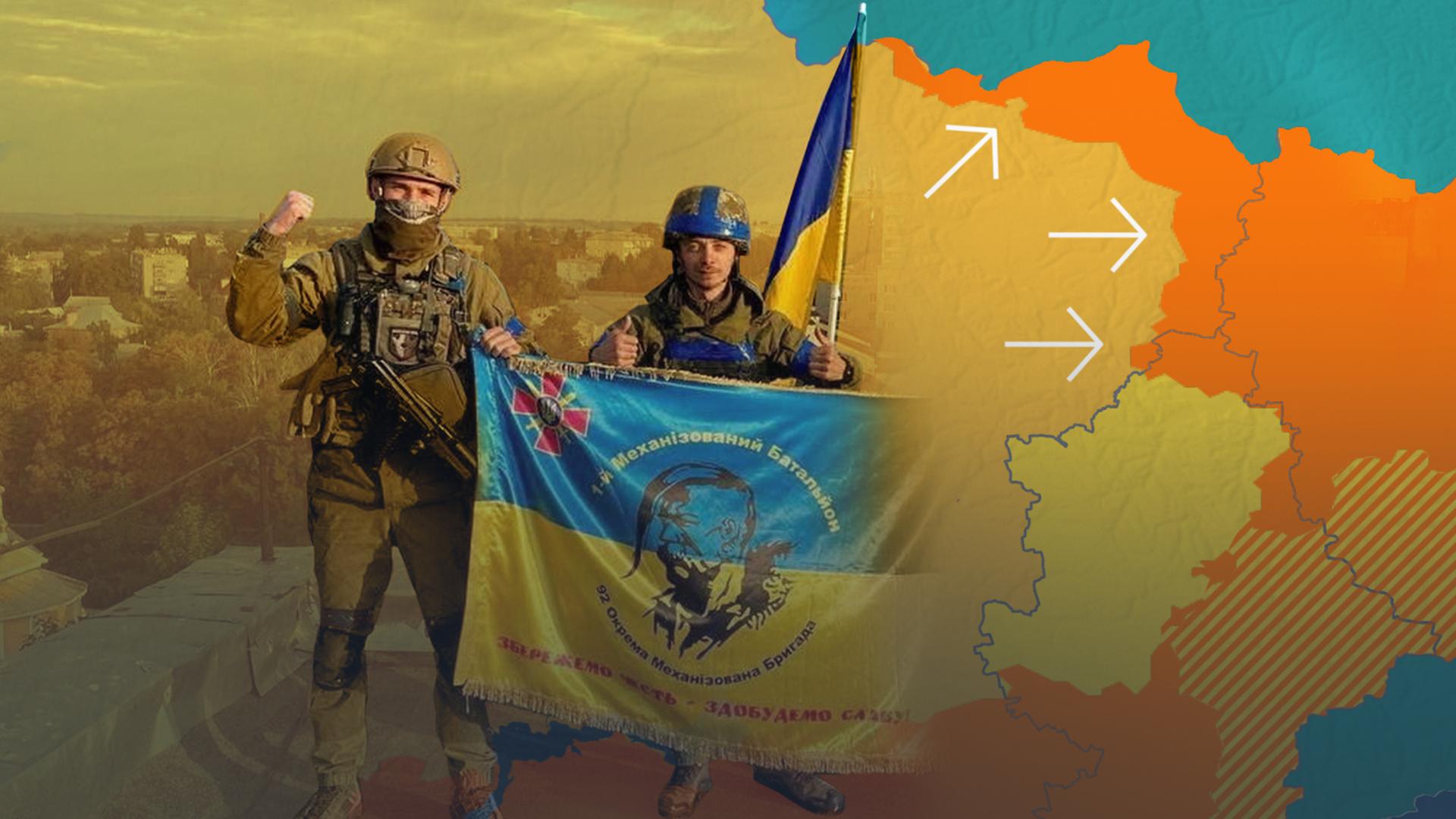 Zwei ukrainische Soldaten halten ukrainische Flaggen. Im rechten Hintergrund ist eine Landkarte der Ostukraine an der Grenze zu Russland sehen. Weiße Pfeile deuten in Richtung Russland.