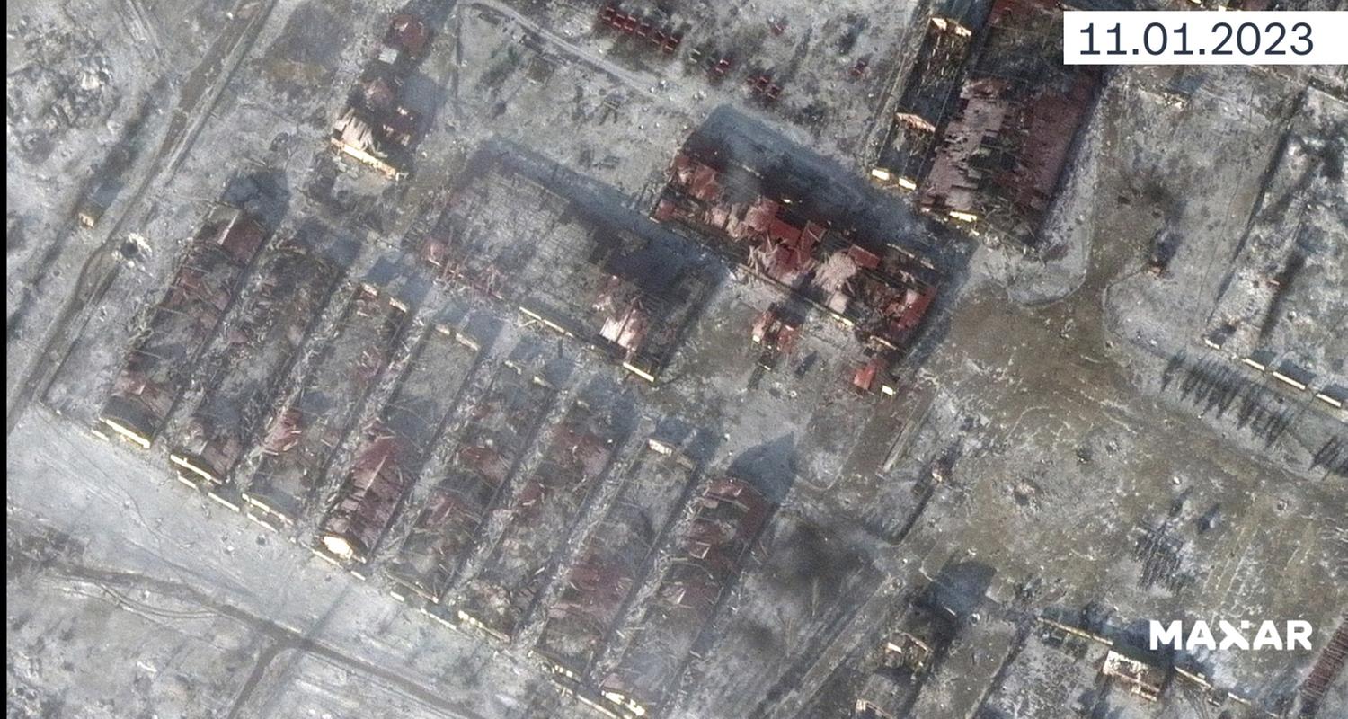 Das Satellitenbild zeigt zerstörte Lagerhäuser in Jakowliwka am 11. Januar 2023