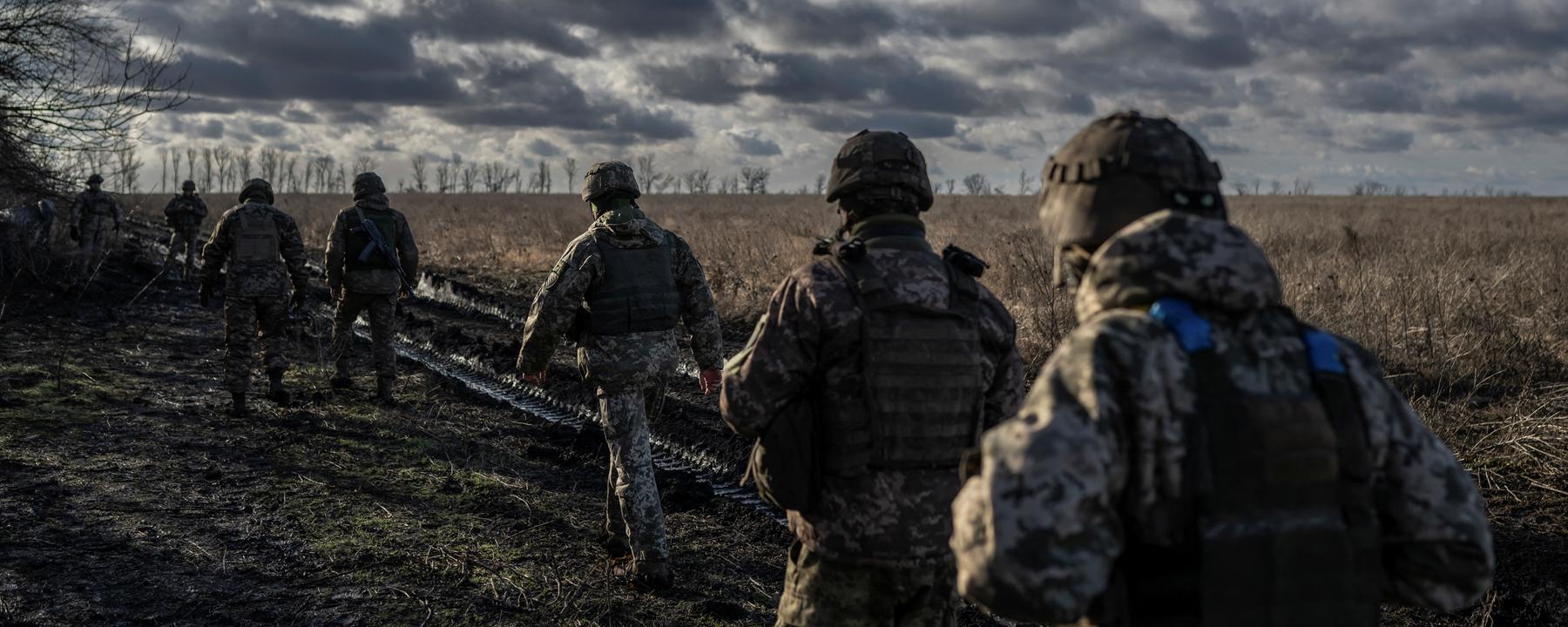 Ukraine: Ukrainische Soldaten in der Nähe von Marinka, in der Region Donezk