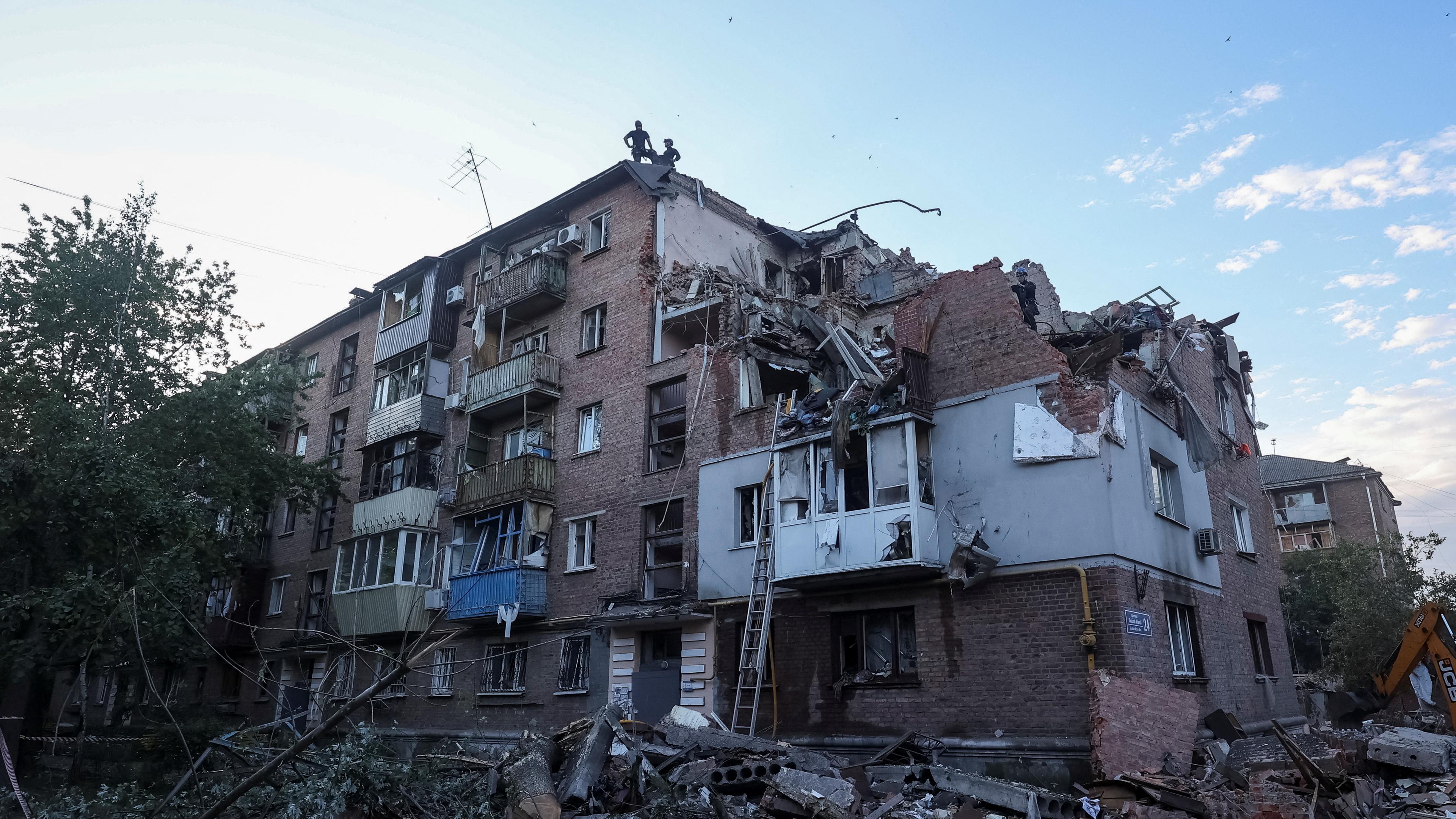 Ein zerstörtes Haus aufgrund eines russischen Raketenangriffs in Charkiw