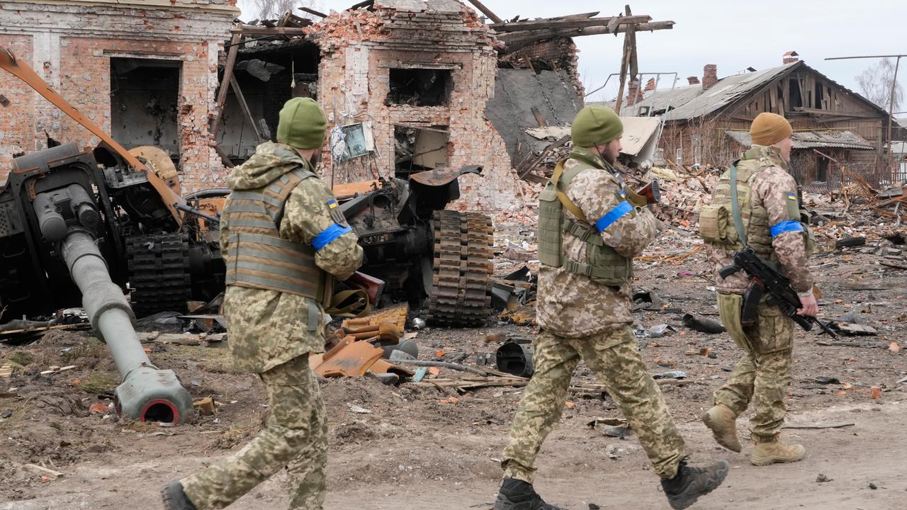 Ruský útok na Ukrajinu váhá: Ústup nebo oddech?