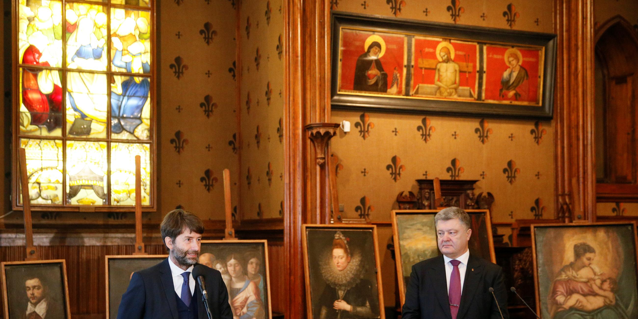 ukrainian president poroshenko and italian culture minister franceschini attend handover ceremony of paintings stolen by robbers