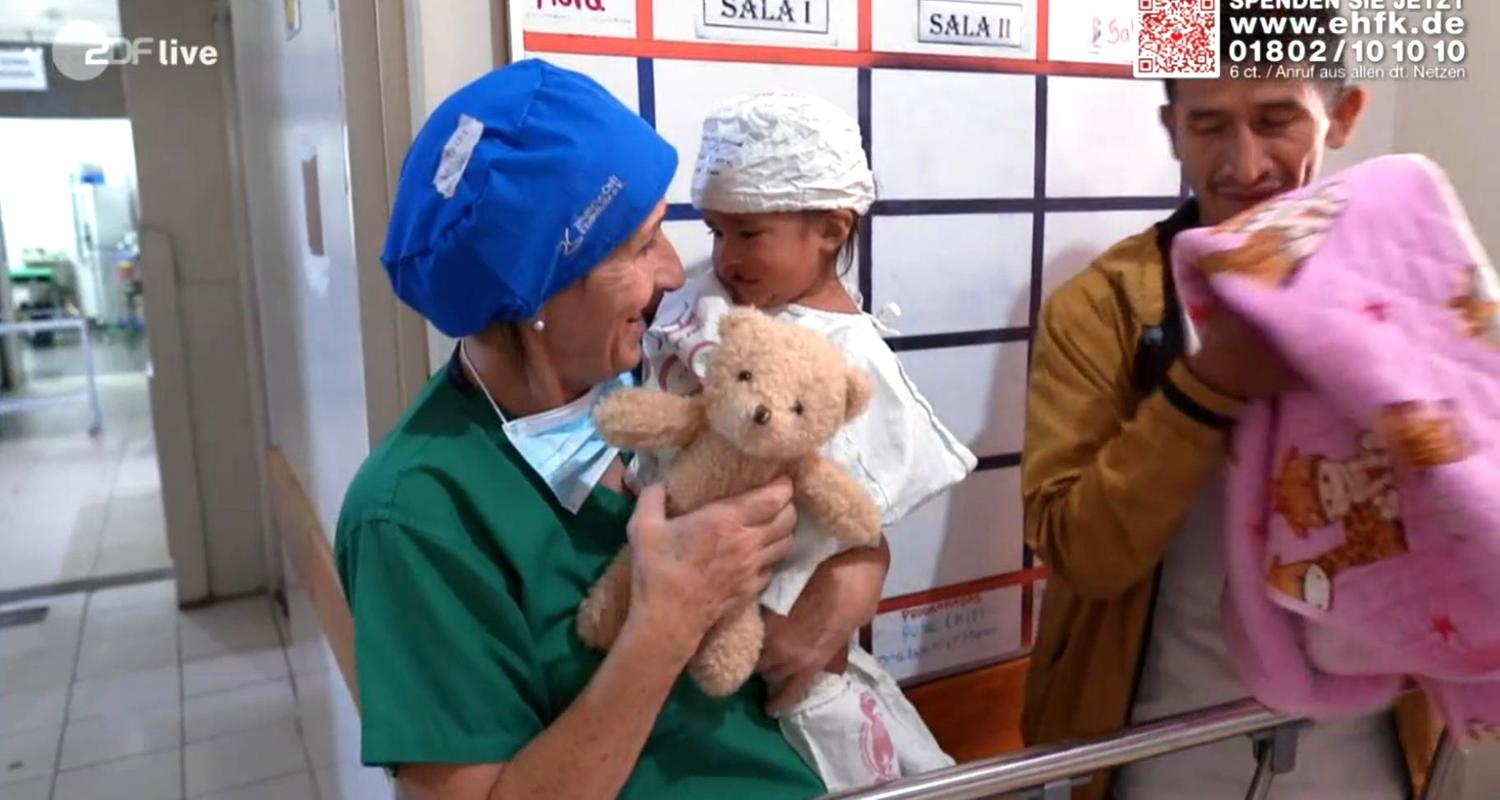 Dr. Ulrike Lamlé hilft Kindern mit Lippen-Kiefer-Gaumenspalte in Peru